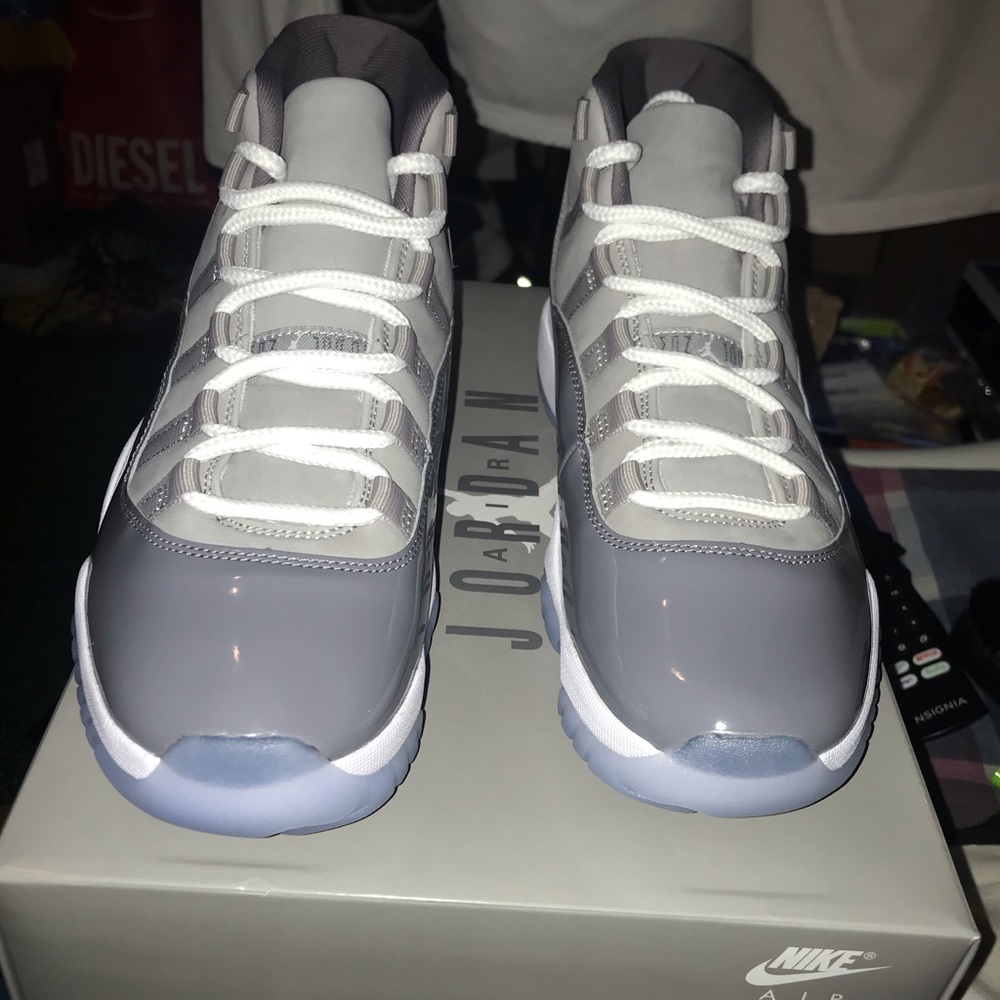 Jordan 11 Cool Greys size 9.5